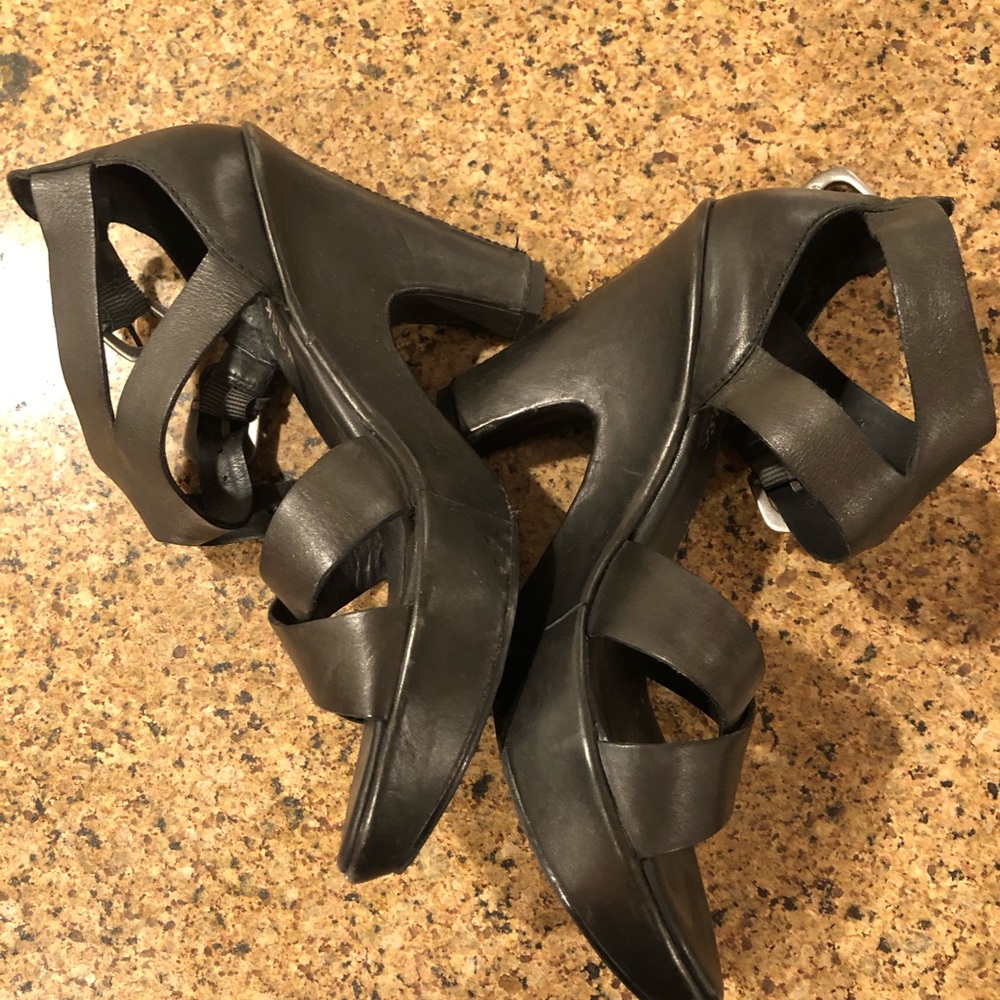 Kork ease black leather sandal